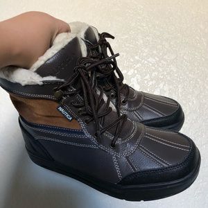 Nautical Winter Snow Brown Warm Boots ❄️